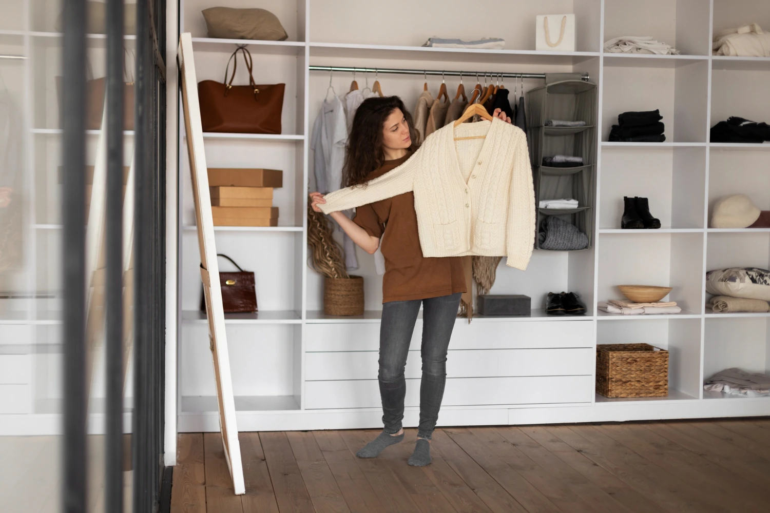 Minimalist wardrobe with neutral clothing essentials and timeless fashion pieces
