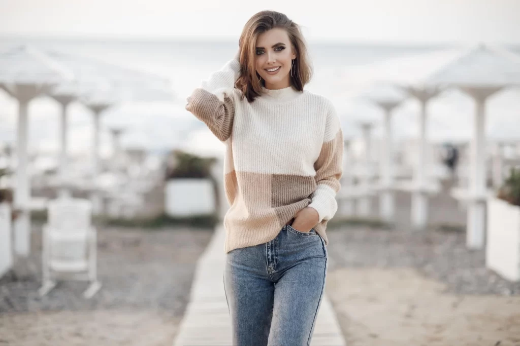 Minimalist capsule wardrobe outfits in neutral colors